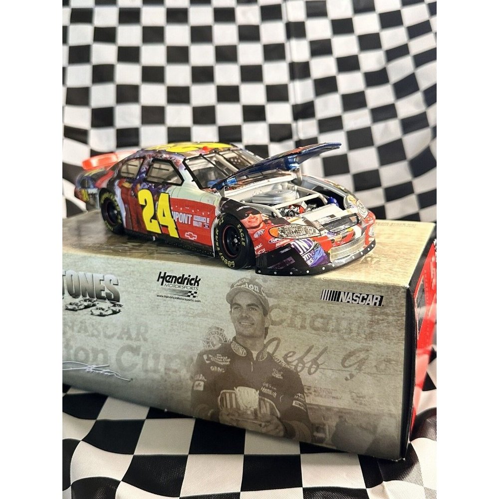 Jeff Gordon No. 24 Milestones/4x Indy 400 Winner 2005 Chevy 1:24 Die Cast Car